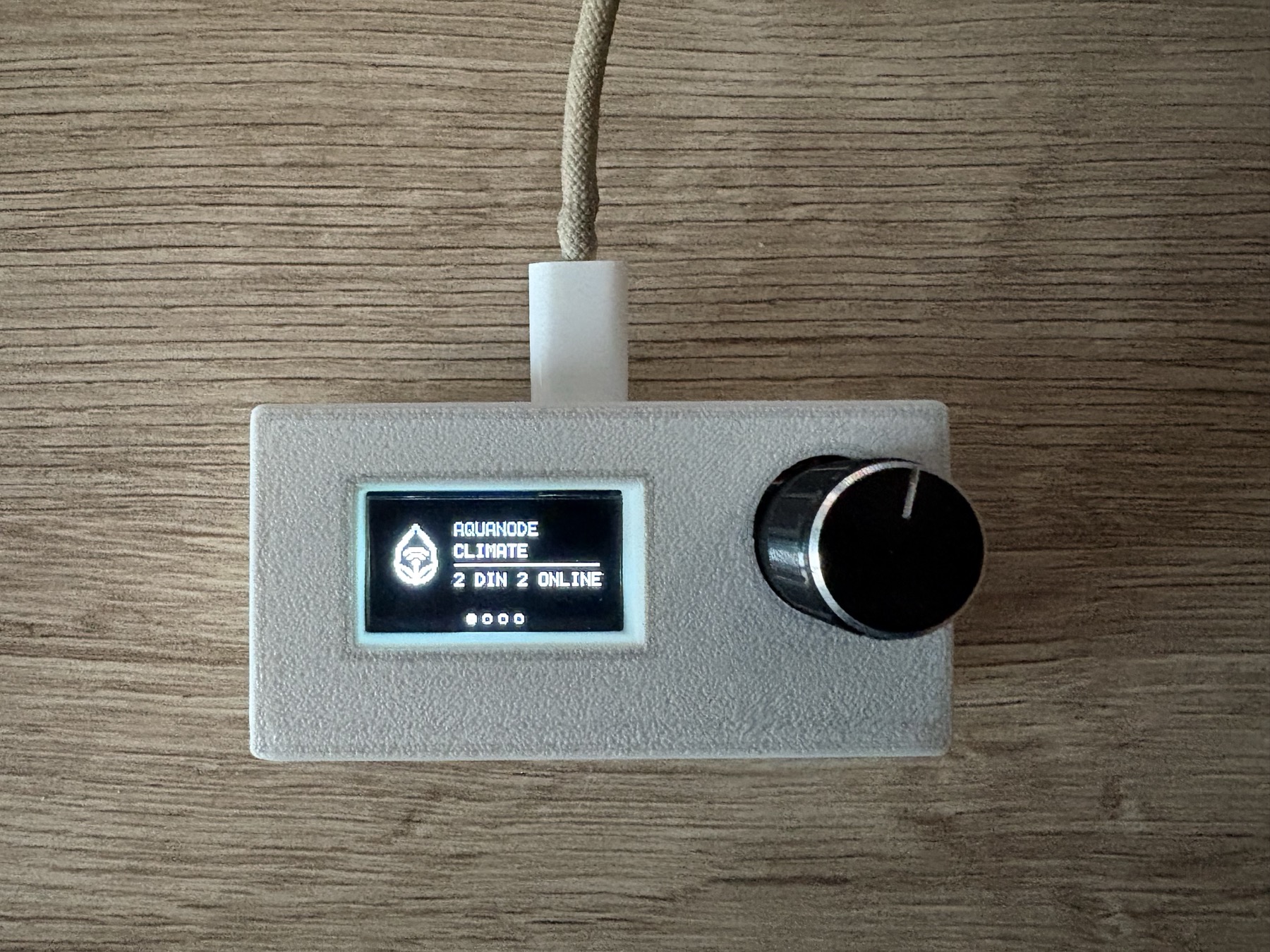 Hub aquanode Climate cu ecranul pornit